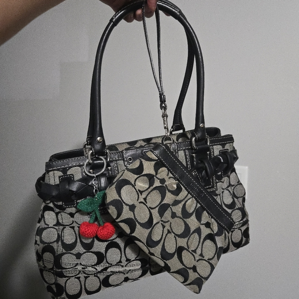 Y2K Coach Bag #F13065 with Matching Wrislet